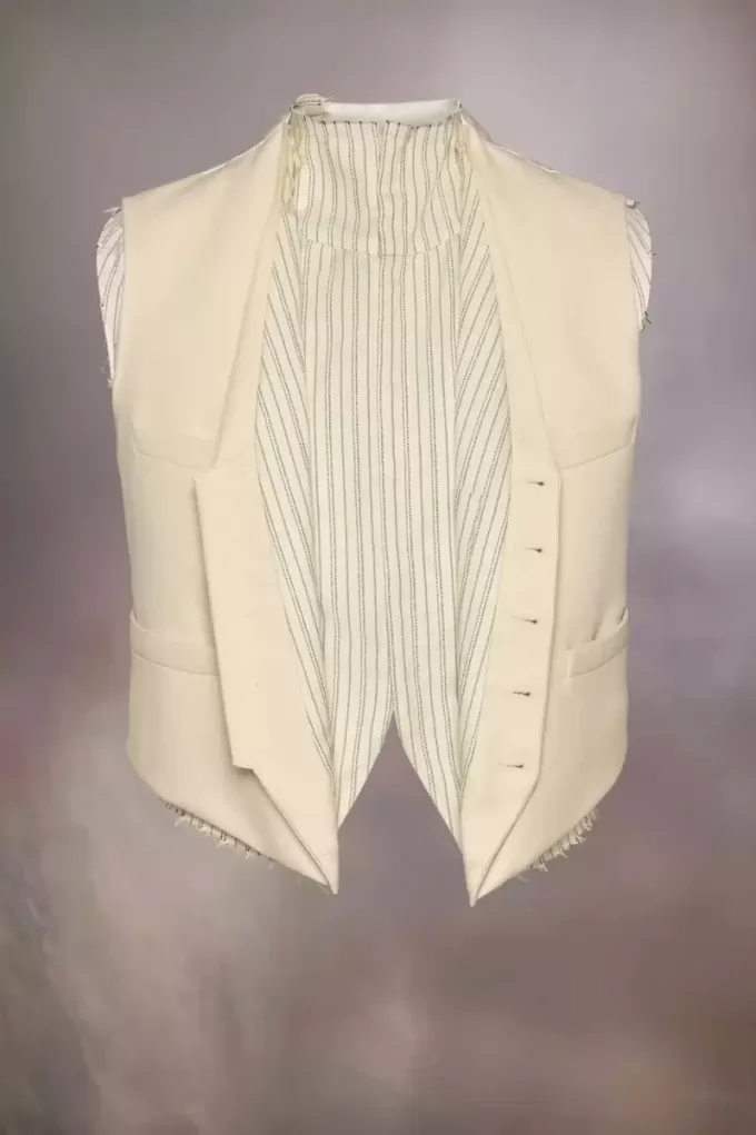 Anonymity of the lining waistcoat Anonymity of the lining waistcoat