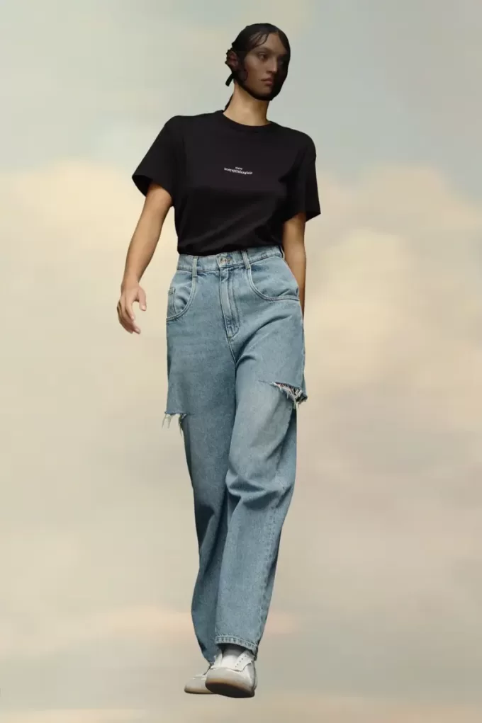 Denim jeans with slash details Denim jeans with slash details