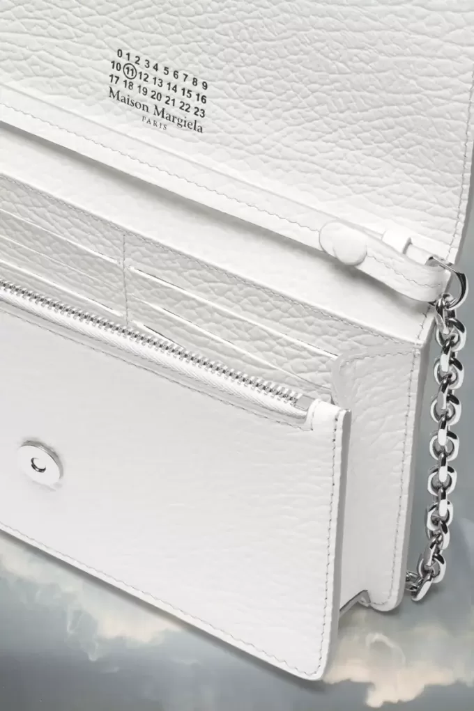 Four stitches chain wallet Four stitches chain wallet