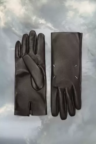 Four stitches gloves