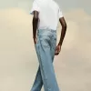 Straight jeans with contrasted pockets Straight jeans with contrasted pockets