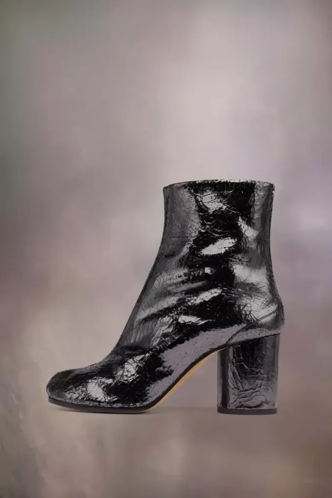Tabi broken mirror boots
