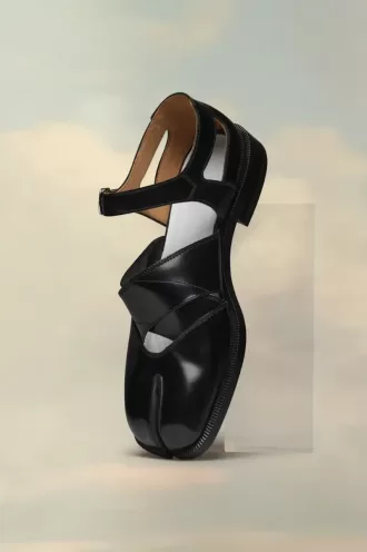 Tabi leather sandals